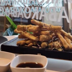 Berenjenas en tempura  de cerveza a la miel y soja